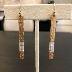 🌸Handmade Gold Tone Hammered Metal Bar Earrings